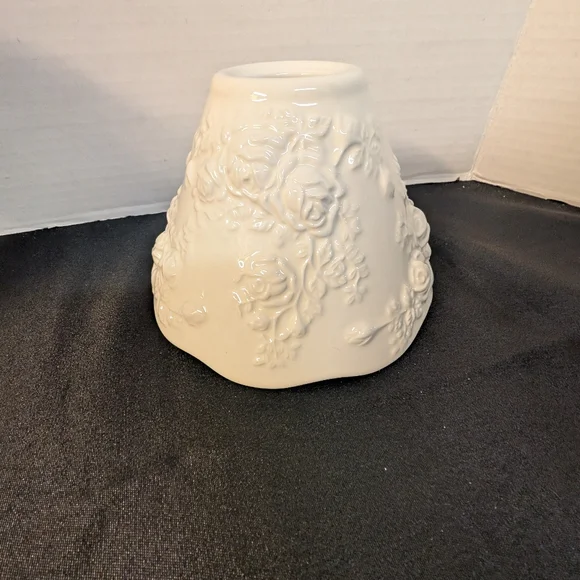 New Royal Albert Old Country Roses English Buffet Tea Light Lamp Table In Box - Picture 7 of 11